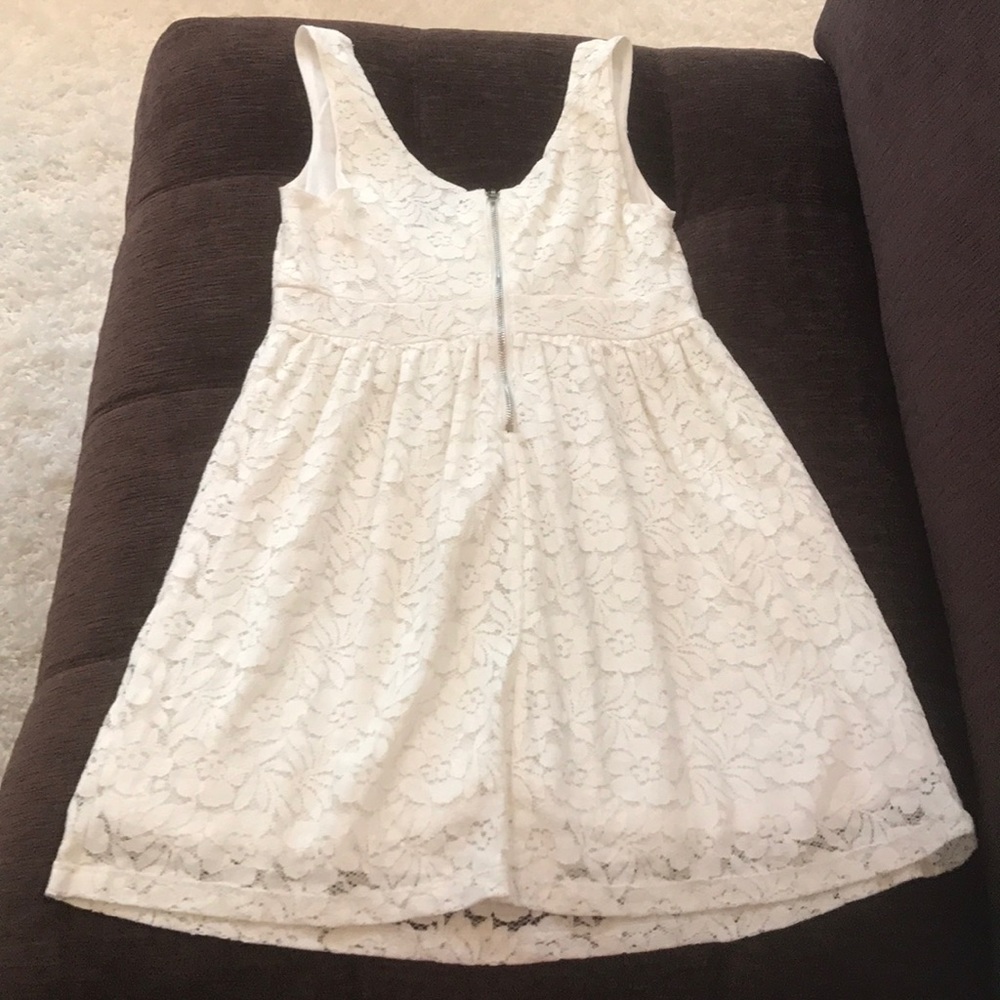 Size 4 ivory lace/nicely lined sundress
